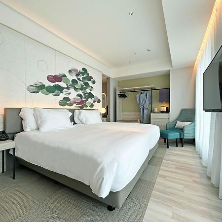 Centara Grand Hotel Osaka Exterior photo