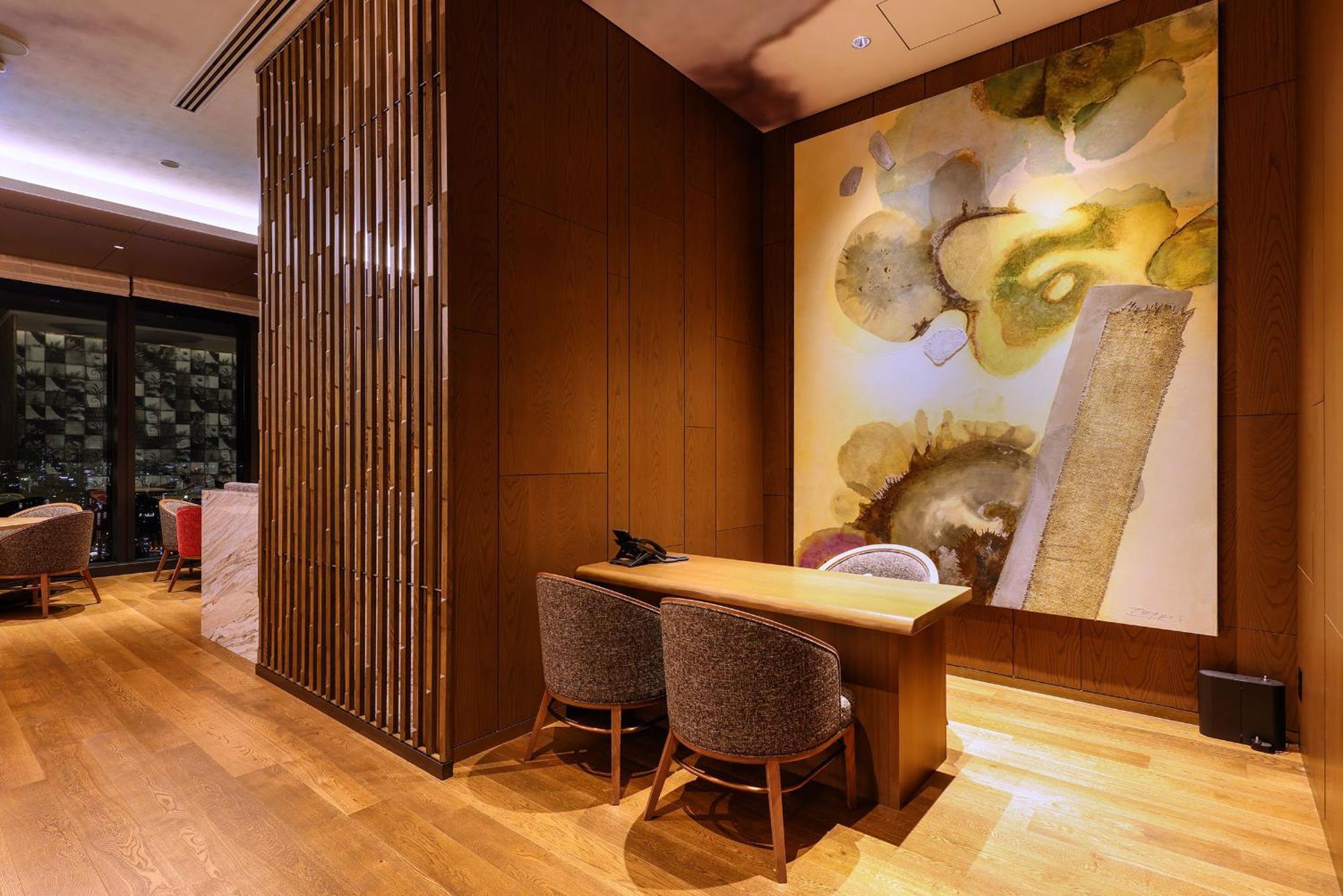 Centara Grand Hotel Osaka Exterior photo The Concierge Desk at the Ritz-Carlton, Osaka