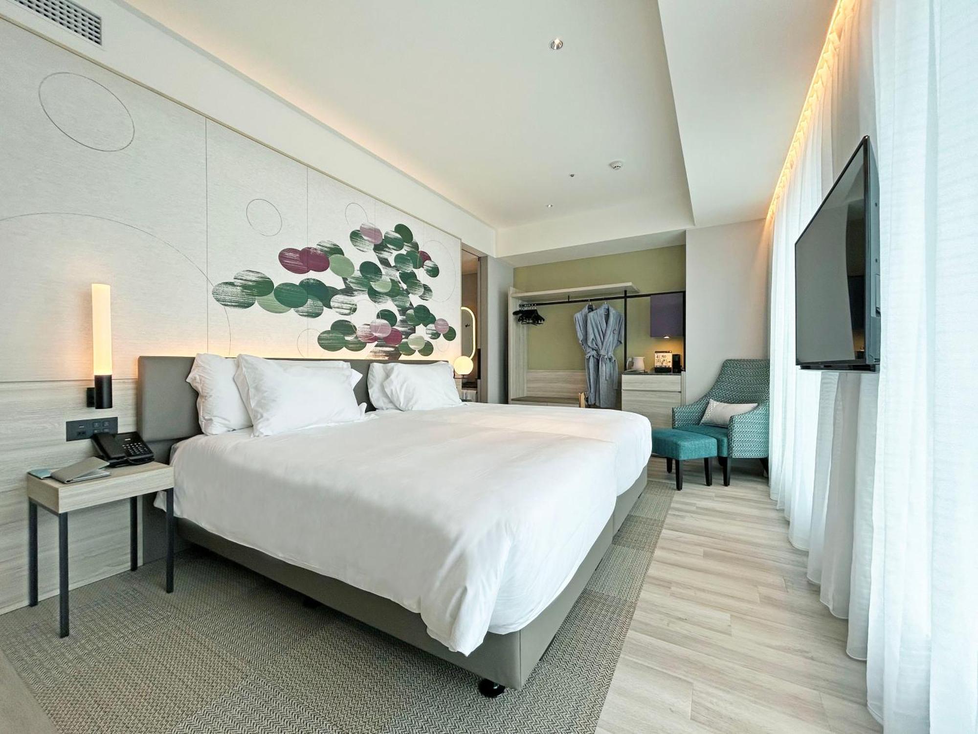 Centara Grand Hotel Osaka Exterior photo
